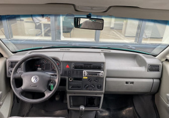 Подержанный автомобиль Volkswagen Transporter Minivan 2002 года (10 фото)