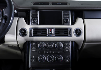 Подержанный автомобиль Land Rover Range Rover 2012 года (16 фото)