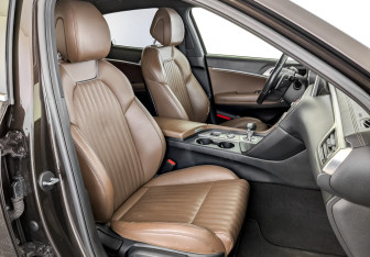 Подержанный автомобиль Genesis G70 2019 года (24 фото)