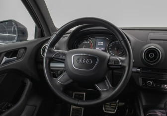Подержанный автомобиль Audi A3 Sedan 2014 года (15 фото)