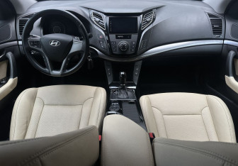 Подержанный автомобиль Hyundai i40 Sedan 2016 года (11 фото)