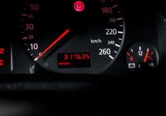 Подержанный автомобиль Audi A6 Wagon 1999 года (11 фото)