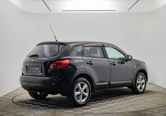 Подержанный автомобиль Nissan Qashqai 2008 года (5 фото)
