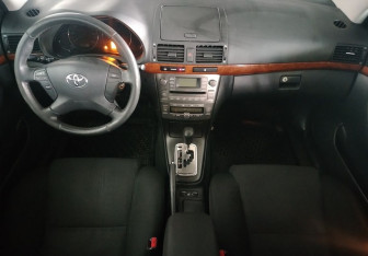 Подержанный автомобиль Toyota Avensis Sedan 2008 года (9 фото)