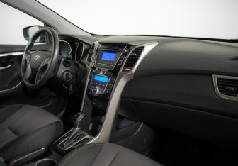 Подержанный автомобиль Hyundai i30 Hatchback 2012 года (9 фото)