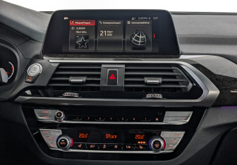 Подержанный автомобиль BMW X3 2020 года (17 фото)