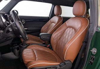 Подержанный автомобиль MINI Hatch 2019 года (20 фото)