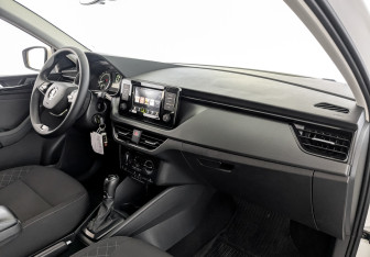 Подержанный автомобиль Skoda Rapid Liftback 2022 года (11 фото)