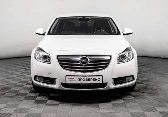 Подержанный автомобиль Opel Insignia Sedan 2010 года (2 фото)