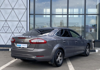 Подержанный автомобиль Ford Mondeo Sedan 2012 года (5 фото)