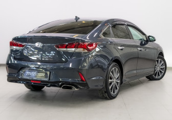 Подержанный автомобиль Hyundai Sonata 2018 года (5 фото)