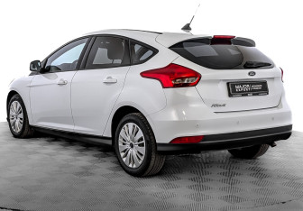 Подержанный автомобиль Ford Focus Hatchback 2019 года (7 фото)
