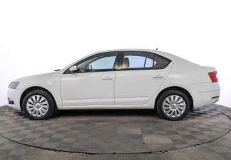 Подержанный автомобиль Skoda Octavia Liftback 2018 года (8 фото)