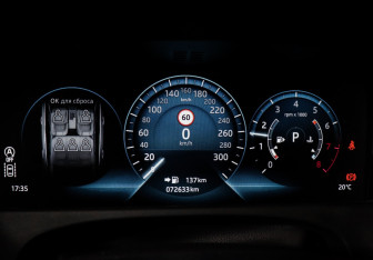 Подержанный автомобиль Jaguar XF Sedan 2018 года (11 фото)