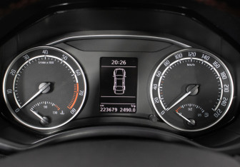 Подержанный автомобиль Skoda Octavia RS Liftback 2012 года (12 фото)