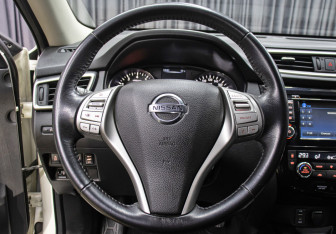 Подержанный автомобиль Nissan X-Trail 2018 года (16 фото)