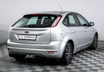 Подержанный автомобиль Ford Focus Hatchback 2010 года (5 фото)