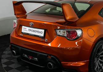 Подержанный автомобиль Toyota GT86 2012 года (19 фото)