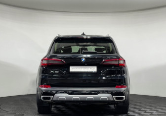 Подержанный автомобиль BMW X5 2021 года (4 фото)