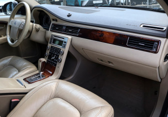Подержанный автомобиль Volvo S80 2007 года (12 фото)