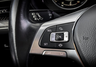 Подержанный автомобиль Volkswagen Touareg 2020 года (28 фото)