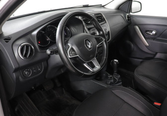 Подержанный автомобиль Renault Logan Sedan 2021 года (9 фото)