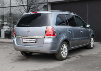 Подержанный автомобиль Opel Zafira Compactvan 2006 года (4 фото)