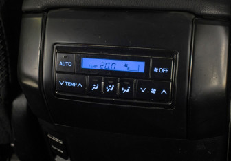 Подержанный автомобиль Toyota Land Cruiser Prado 2019 года (22 фото)