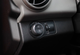 Подержанный автомобиль Chevrolet Aveo Sedan 2014 года (14 фото)