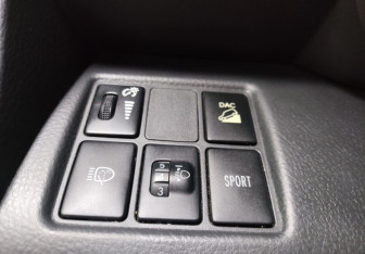 Подержанный автомобиль Toyota RAV4 2011 года (20 фото)