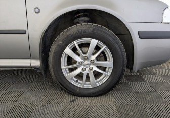 Подержанный автомобиль Skoda Octavia Liftback 2010 года (18 фото)