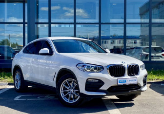 Подержанный автомобиль BMW X4 2019 года (3 фото)