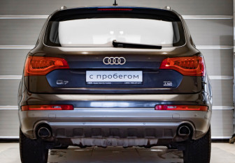 Подержанный автомобиль Audi Q7 2013 года (5 фото)