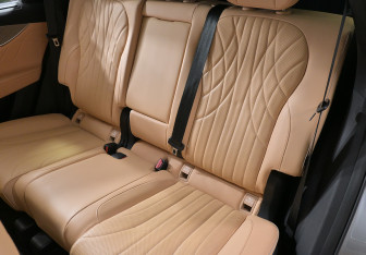 Подержанный автомобиль Jaecoo J8 2024 года (20 фото)