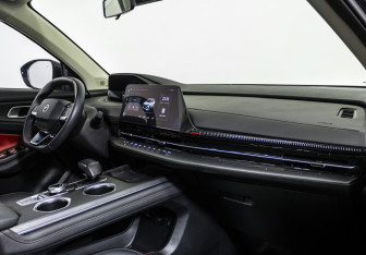 Подержанный автомобиль Changan UNI-S 2024 года (9 фото)