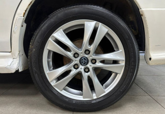 Подержанный автомобиль Toyota Gaia 1999 года (9 фото)