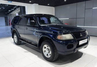 Подержанный автомобиль Mitsubishi Montero Sport 2001 года (3 фото)