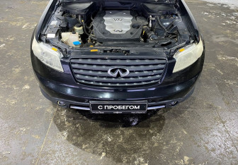 Подержанный автомобиль Infiniti FX 2005 года (18 фото)