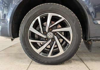Подержанный автомобиль Volkswagen Caravelle 2018 года (12 фото)