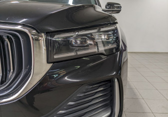 Подержанный автомобиль Geely Monjaro 2023 года (17 фото)