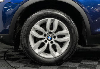 Подержанный автомобиль BMW X3 2017 года (8 фото)