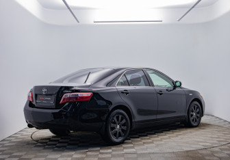 Подержанный автомобиль Toyota Camry Sedan 2008 года (5 фото)