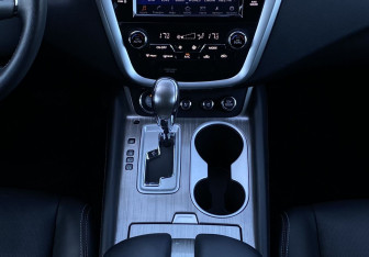 Подержанный автомобиль Nissan Murano Suv 2021 года (14 фото)
