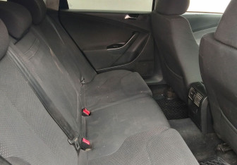 Подержанный автомобиль Volkswagen Passat Wagon 2008 года (10 фото)