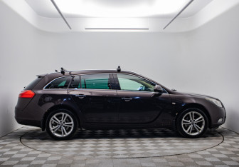 Подержанный автомобиль Opel Insignia Wagon 2011 года (4 фото)