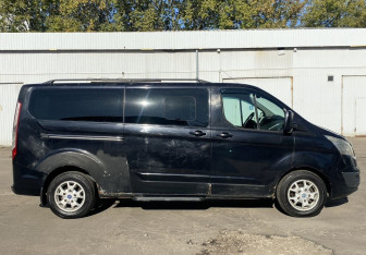 Подержанный автомобиль Ford Tourneo Custom 2014 года (4 фото)