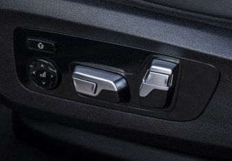 Подержанный автомобиль BMW X6 2021 года (25 фото)