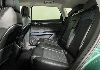 Подержанный автомобиль Voyah Free 2023 года (10 фото)