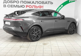 Подержанный автомобиль Avatr 11 2024 года (4 фото)
