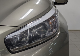 Подержанный автомобиль Kia Ceed Wagon 2014 года (16 фото)